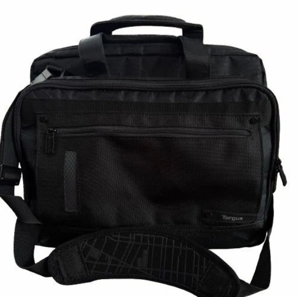 Targus Revolution TTL414-70 Laptop Briefcase Messenger Bag SafePORT TSA